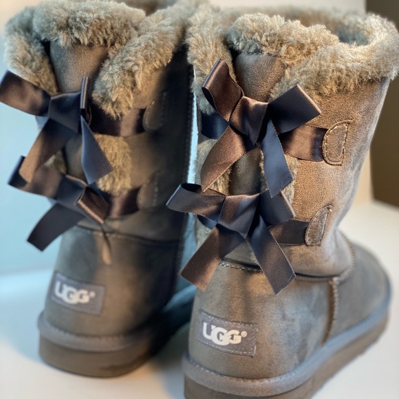 UGG Shoes - UGG Bailey Bow Suede Taupe Boots in Size 8